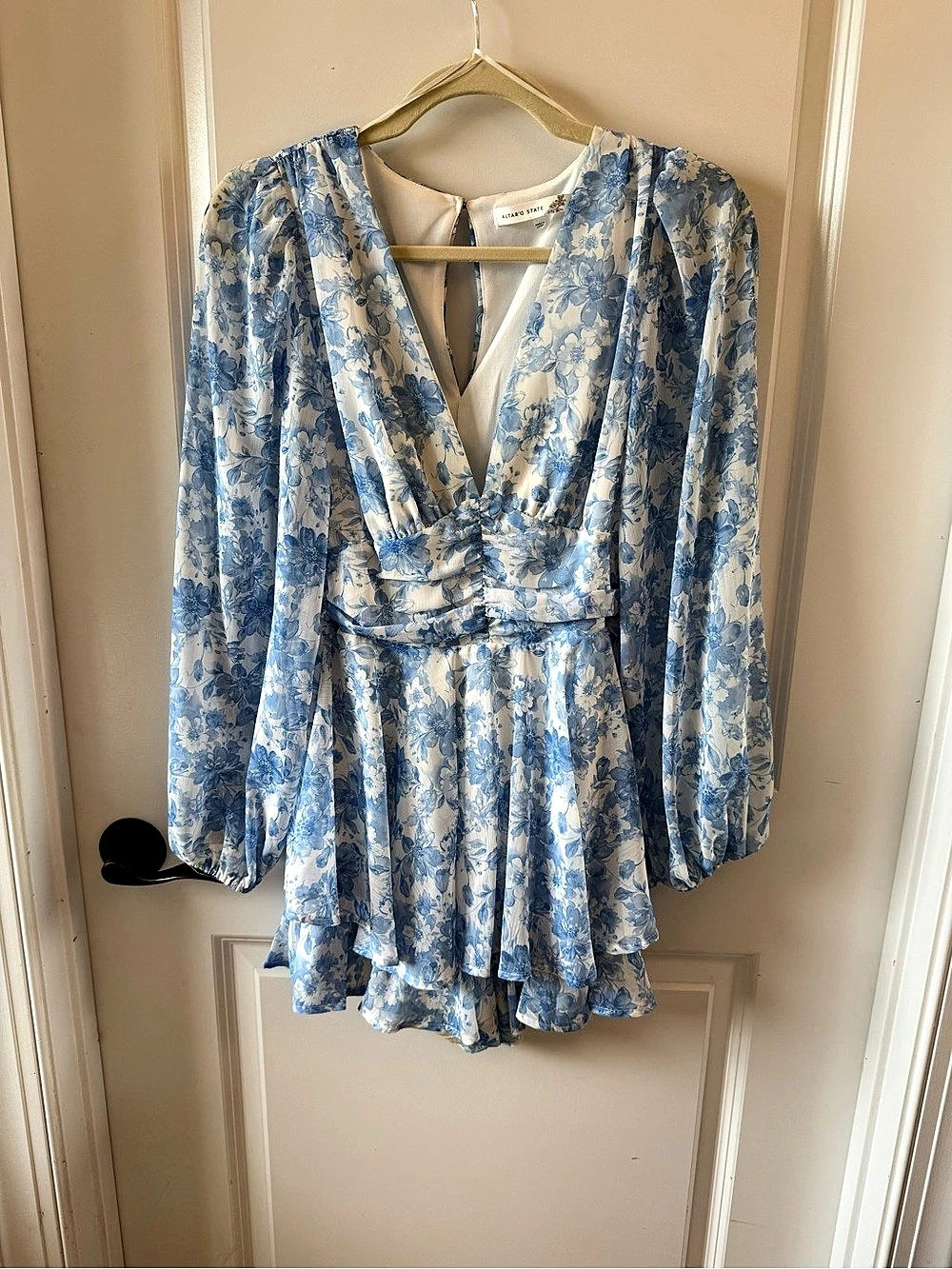 Altard State Floral Romper in Blue & White Size Small Like New